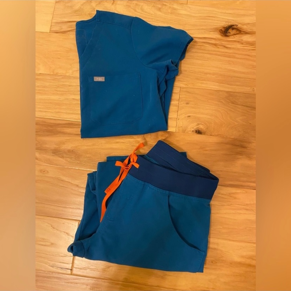 Figs scrubs Alps blue